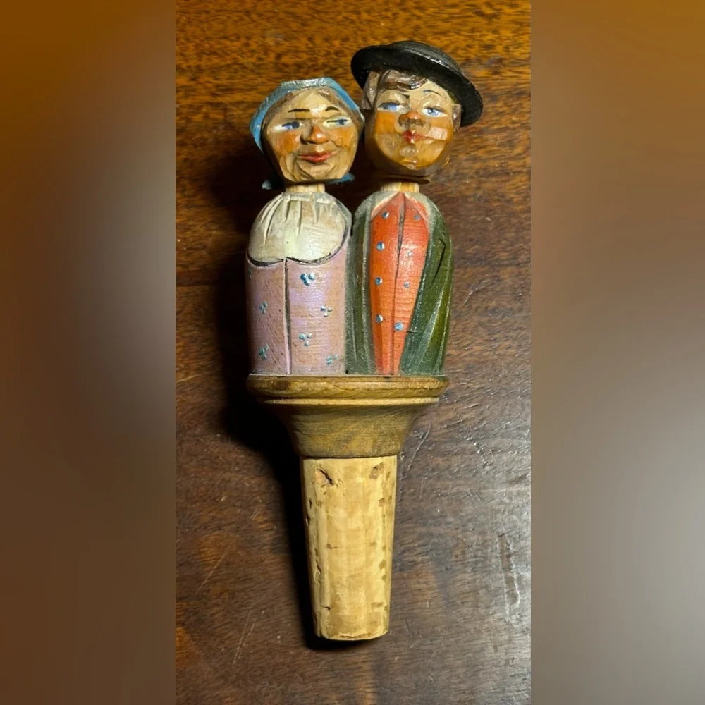 Vintage Hand Carved Wood Wine Cork Bottle Stopper Bar Kissing Couple Mechanical